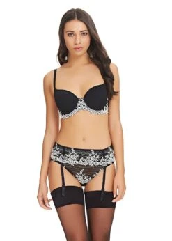 Wacoal - Embrace Lace Soutien Gorge Contour Armatures Noir 7 Wacoal - Embrace Lace Soutien Gorge Contour Armatures Noir -Sous-Vêtements Féminins WA853191 BLK alt2 Wacoal Lingerie Embrace Lace Black Contour Bra.jpg 768x1075 pdp tablet