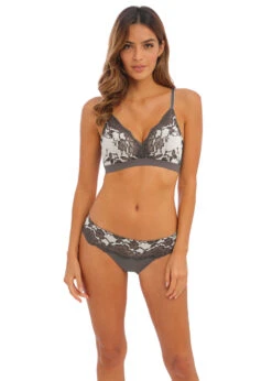 Wacoal - Florilege Soutien-Gorge Sans Armatures Inky Flower -Sous-Vêtements Féminins WE600703 INR alt1 Wacoal Lingerie Florilege Inky Flower Non Wired Bralette.jpg 768x1075 pdp tablet