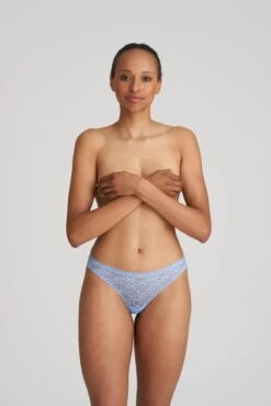 Marie Jo - Color Studio String Dentelle Open Air -Sous-Vêtements Féminins eservices marie jo lingerie thong color studio 0621630 blue 0 3578627 39d5bf74 2741 40f6 a07e 2eba8bc07feb